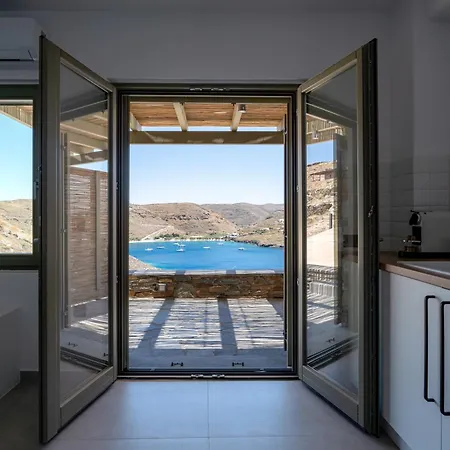 Ξενοδοχείο με διαμερίσματα Petroto 3*