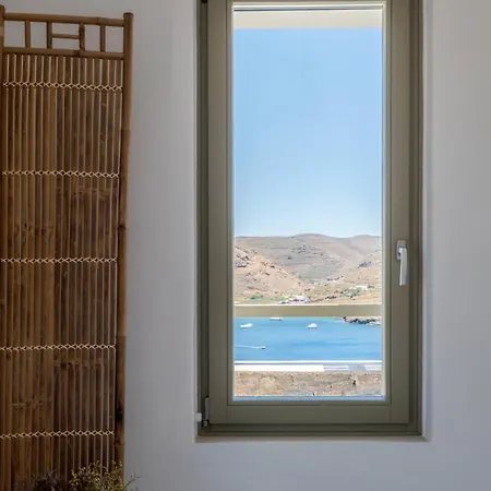 Ξενοδοχείο με διαμερίσματα Petroto 3*