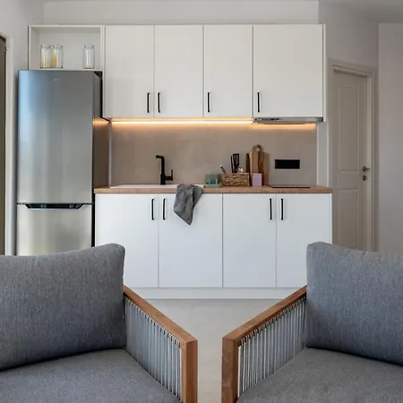 Ξενοδοχείο με διαμερίσματα Petroto 3*