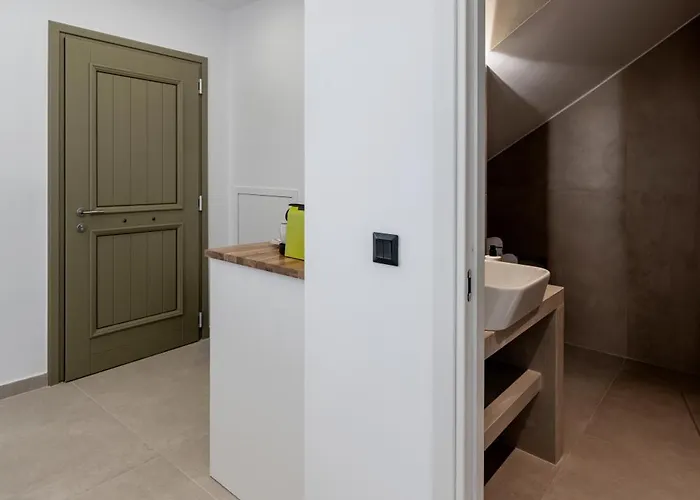 Petroto Aparthotel 3*